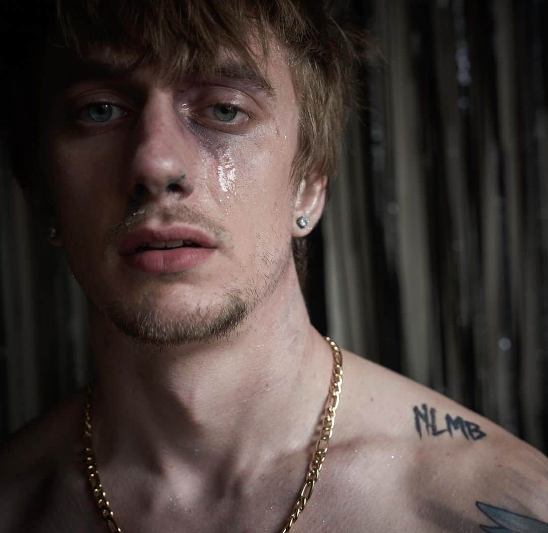 カーター・スミスのインスタグラム：「the best boys cry… 💧」