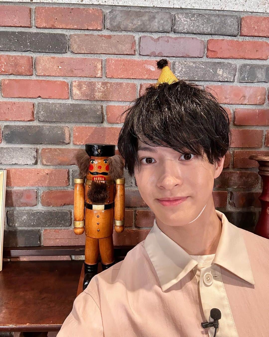 髙田彪我のインスタグラム：「さくらしめじのファンクラブ「6スタ14時集合で。」 2周年突入生配信ありがとうございました！  これからも引き続き、まだ見ぬしめじをご覧下さい！！ さくらしめじのことをもっと知りたいそこのあなた！！！ ぜひキラリご参加くださいませっ🍄  #6スタ  #キラリ  #1周年  #さくらしめじ  #iphone14pro」