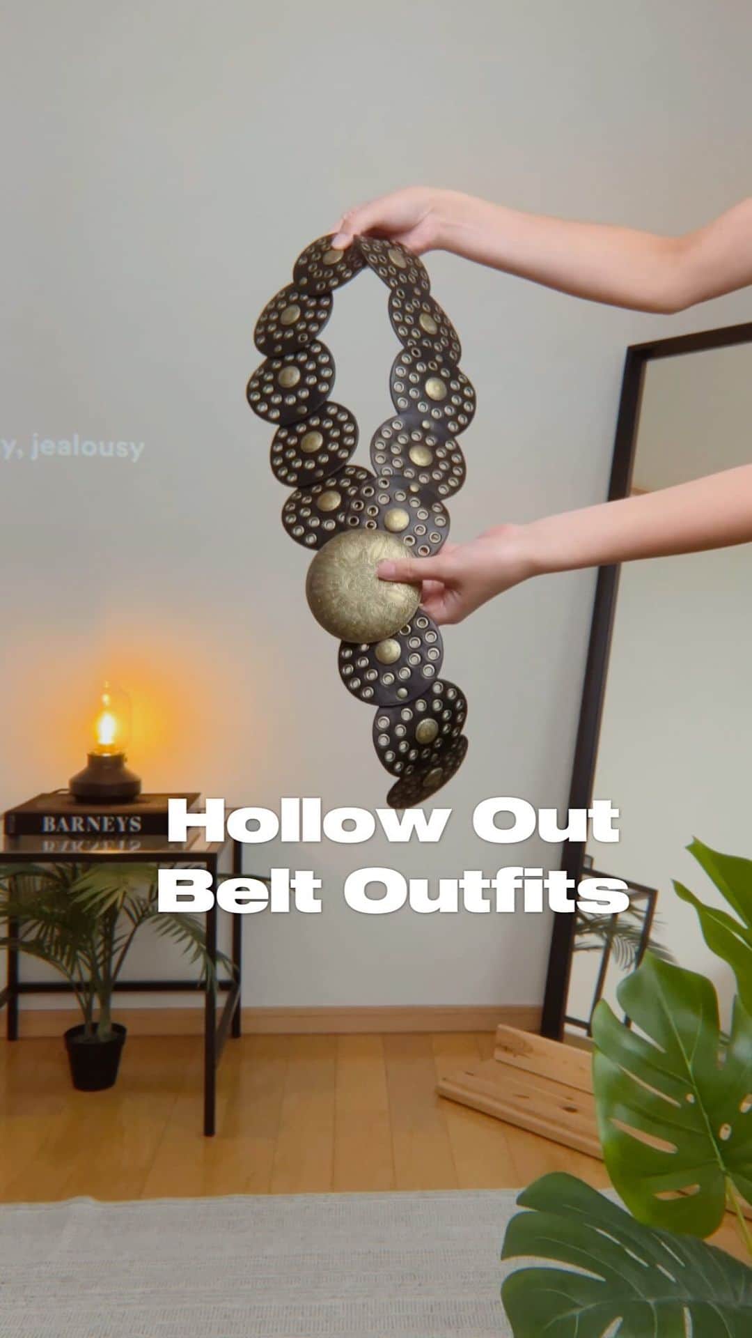 のインスタグラム：「Viral Belt Outfits🌵」