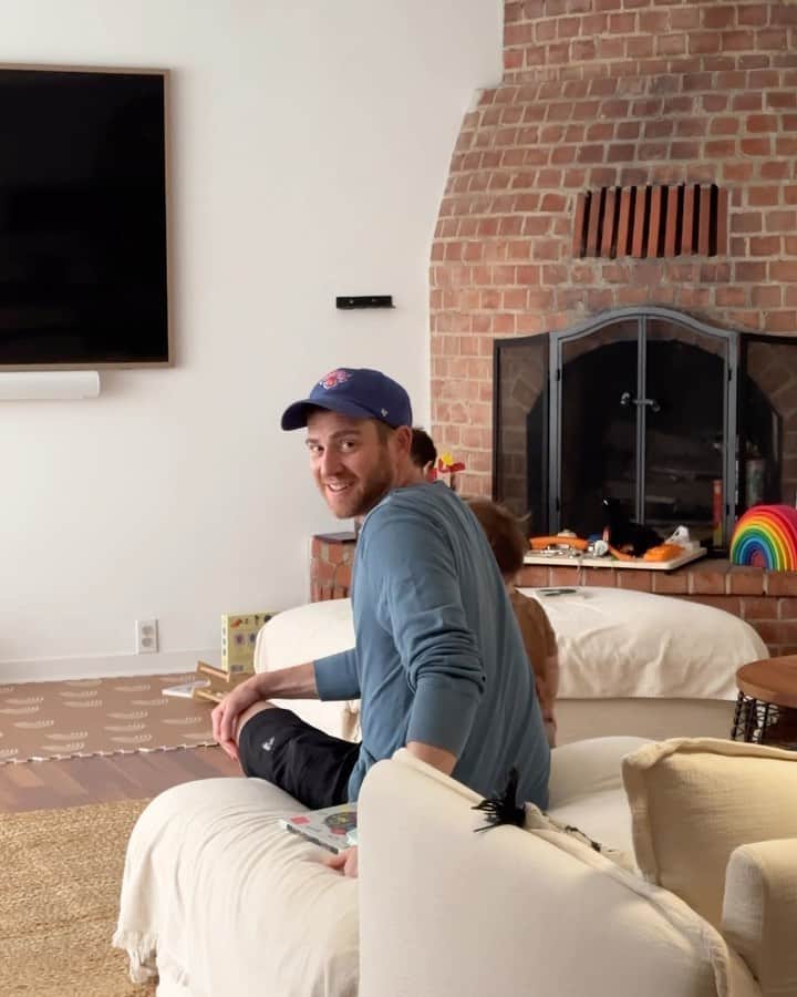 ジェイミー・チャンのインスタグラム：「Thanks for being a positive father figure in our boys lives; breaking the cycle by showing not only strength, but vulnerability, honesty, empathy and patience. We love you @bryangreenberg」