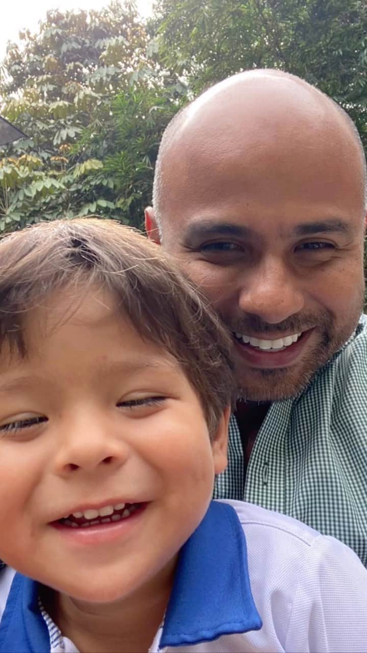 マリアホ・ウリベのインスタグラム：「Happy Father’s Day @oskrbautista ❤️ thanks for being lucca’s best friend and safe place ❤️ I love you #fathersday」