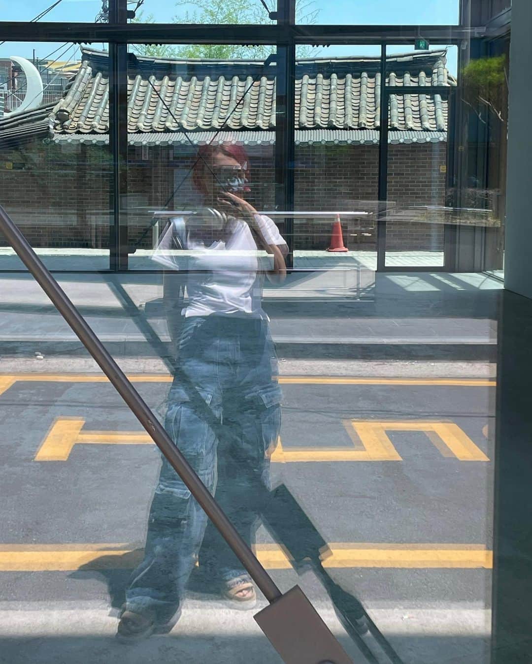 高井香子さんのインスタグラム写真 - (高井香子Instagram)「カワイイだけじゃなく、履き心地も良いので韓国で沢山歩けて大活躍🫶  楽なのに、意外と厚底で最高！！  @clarksshoes #clarks #クラークス #PR」6月18日 22時22分 - cocoreacoco