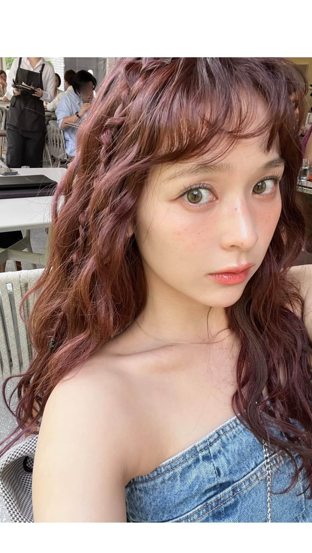 のインスタグラム：「そばかすを活かしたメイク☺️ かわいいよねぇ☺️  メガネの跡ついちゃった☺️🙏」