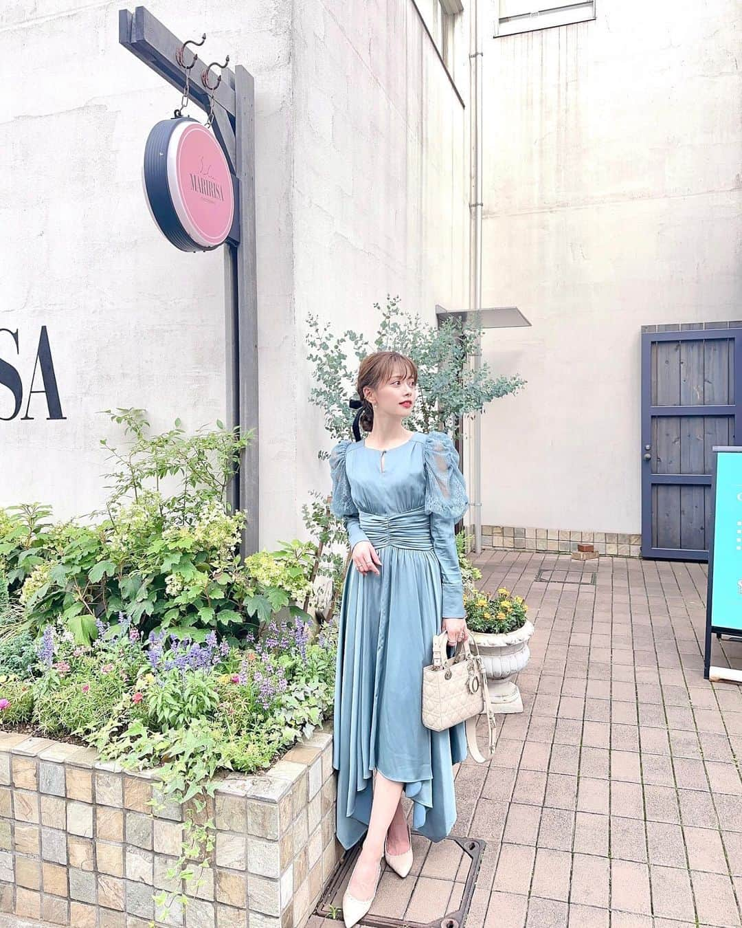 山崎春佳さんのインスタグラム写真 - (山崎春佳Instagram)「👗🤍  先日の写真🤳🏻 @eradie_official のドレス、シンデレラみたいで かわいい〜って女子会で大人気だった😽いぇい  お昼はお茶して夜は美味しい @orchestra_jp さんの イタリアンを🍽⸝⋆ ひとつひとつのお料理全て綺麗で丁寧で美味すぎて… ぜひまた頂きたい😋  #me #tbt #eradie_official #eradie_dress #bluedress #dress #結婚式お呼ばれ #結婚式コーデ」6月18日 22時25分 - haruka_yamazaki