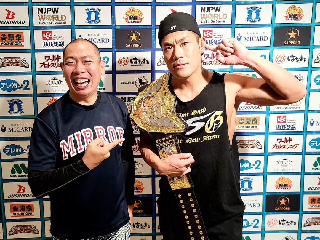 のインスタグラム：「プロレス『永田裕志Produce Blue Justice Ⅻ ～青義回帰～』  今日は千葉県にプロレスを観に行って来ました。　 　　　 写真はSANADA選手！　  佐倉市で初めてのプロレスだったらしく、とても大盛上がりでした(*^O^*)　  #新日本プロレス#SANADA 選手#IWGP世界ヘビー級王座#千葉県#佐倉市#レギュラー松本#あるある探検隊」
