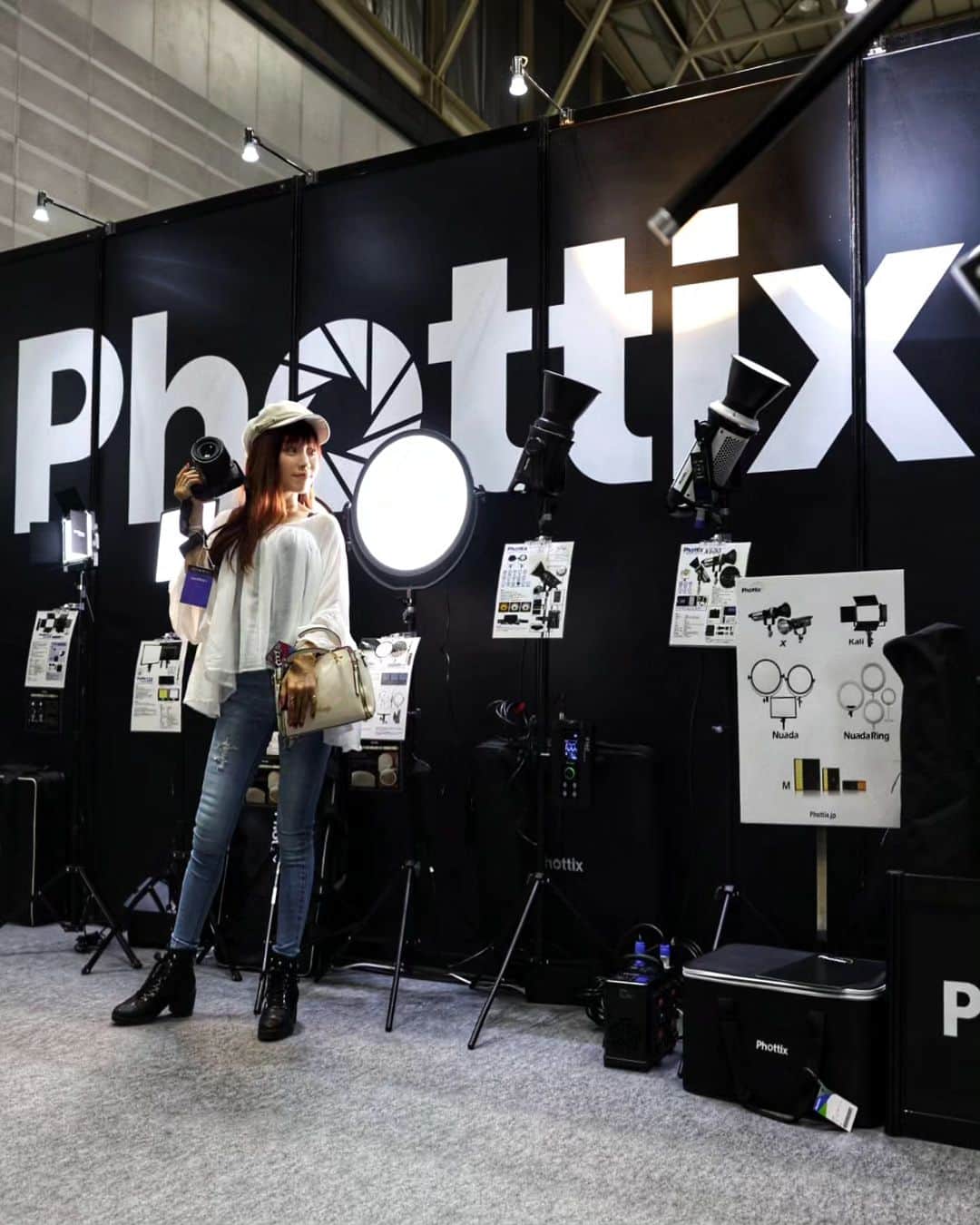 丹遥ニナさんのインスタグラム写真 - (丹遥ニナInstagram)「カッコいい❗「Phottix」 @phottix_japan 📸❣️ ・ ・ 先日友達のカメラマンさんと「PHOTONEXT2023」@photonext2023 に行ってきた。以前cp+でご縁頂いて、お邪魔させて頂いたPhottix @phottix_japan ブースにも遊びに行ってきましたよ😚🍸 ・ ・ 世界中いろんな国の有名カメラマンに愛用されてる、さすがtopレベル❕ ・ ・ ブースは格好良すぎて、たくさんの「Phottix」ストロボ達と共演shooting😘🩷💓 ・ ・ ✯✯✯✯✯✯✯✯✯✯✯✯✯✯✯✯✯✯✯✯✯✯✯✯✯✯✯✯✯ ・ ・ Model @minaninamiji   🖤 ファッションショー、タレント、作品撮影、商品撮影、 PR、インフルエンサー 、アンバサダー、 通訳、キャスティングなどの仕事は DMでお願いいたします。  🖤 丹遥ニナNina手書きかわいいニナキャラクターラインスタンプ 発売❗@ninalinestamp から飛べますよ❣️ ・ ・ #sheingals  #sheinstyle  #東京カメラ部 #丹遥  #canonr6 #私の写真もっと広まれ #桜木町 #外国人風  #sheglam  #ミラーレス一眼 #レンズ越しの私の世界 #シャッターを切る瞬間が好き #東京カメラ倶楽部 #ig_japan #love_bestjapan #lovers_nippon #bestjapanpics #art_of_japan_ #tokyocameraclub #ig_phos #横浜 #モデル募集 #canon_photos #パシフィコ横浜 #キャノン女子 #作品撮り #キャノンカメラ #canonphotography #canonjapan  #PHOTONEXT2023」6月18日 22時29分 - minaninamiji
