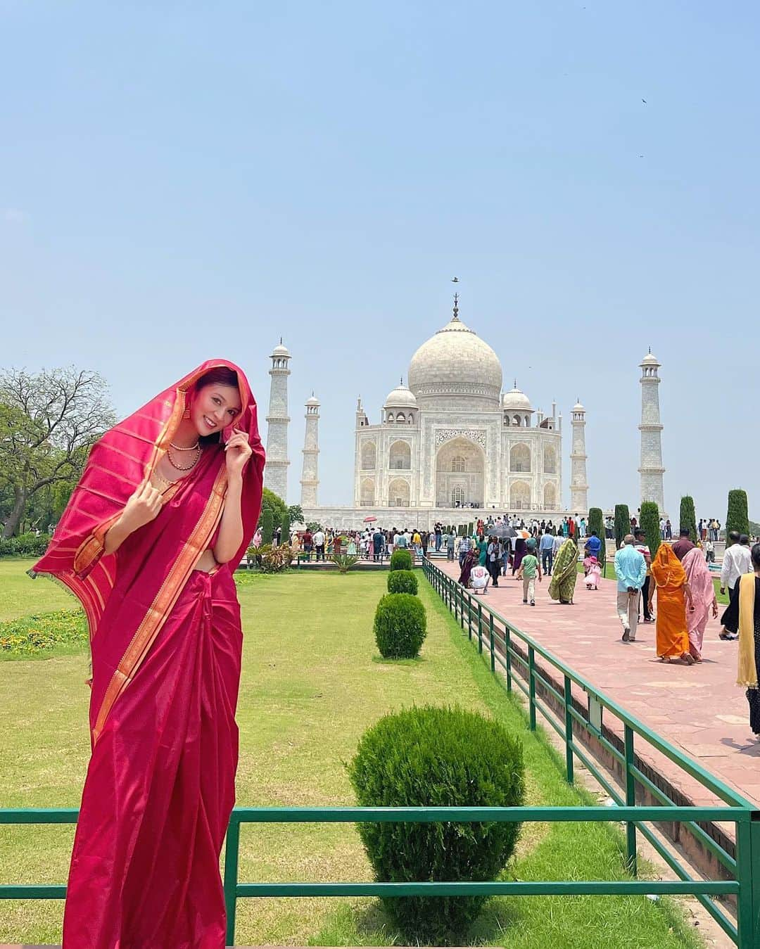 東野佑美さんのインスタグラム写真 - (東野佑美Instagram)「📍Agra, India タージマハル🕌🇮🇳  ずっと行きたかった場所に行けた🤍  #海外旅行 #中東周遊 #インド #TajMahal #民族衣装 #サリー」6月18日 22時41分 - yumi.higashino