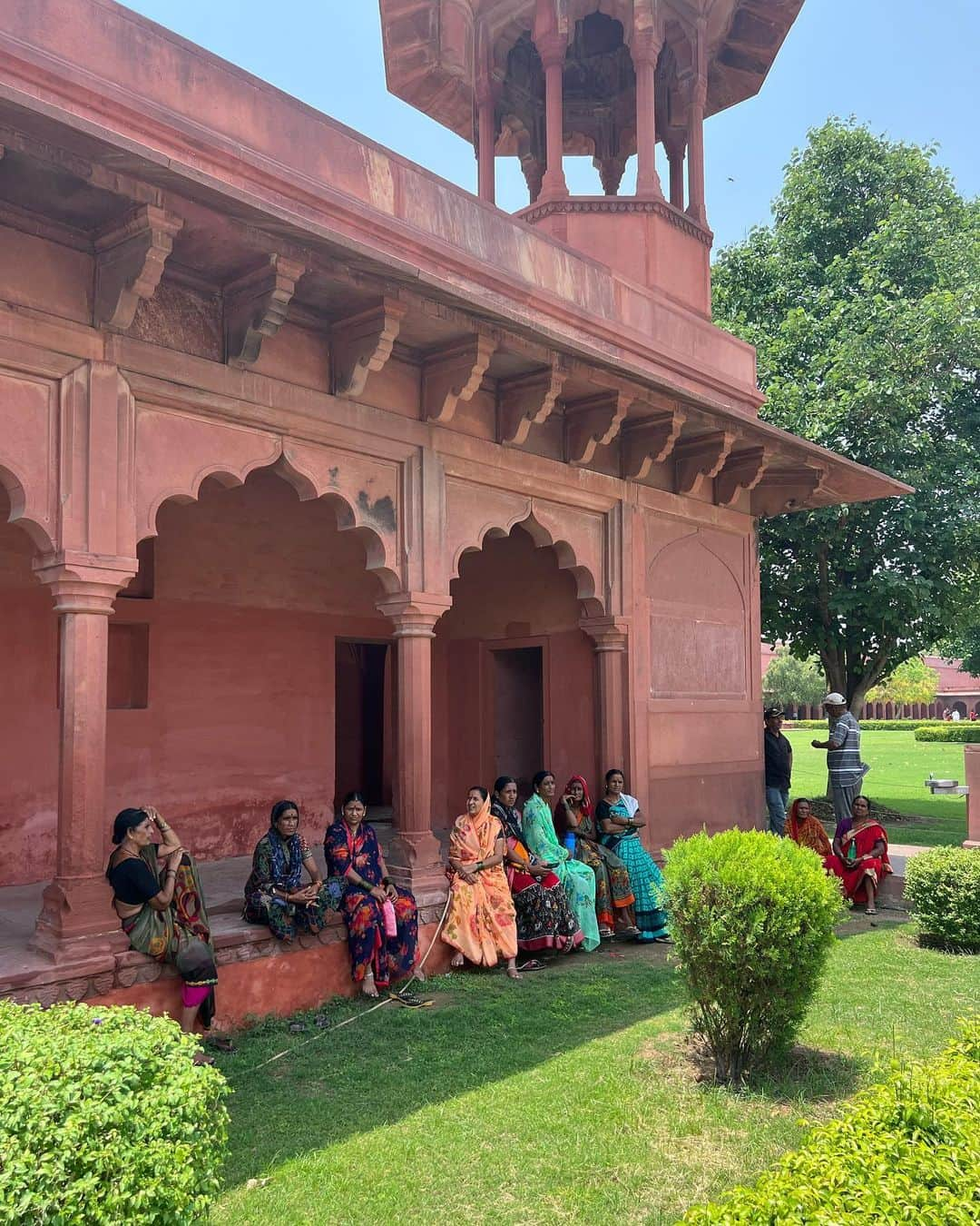 東野佑美さんのインスタグラム写真 - (東野佑美Instagram)「📍Agra, India タージマハル🕌🇮🇳  ずっと行きたかった場所に行けた🤍  #海外旅行 #中東周遊 #インド #TajMahal #民族衣装 #サリー」6月18日 22時41分 - yumi.higashino