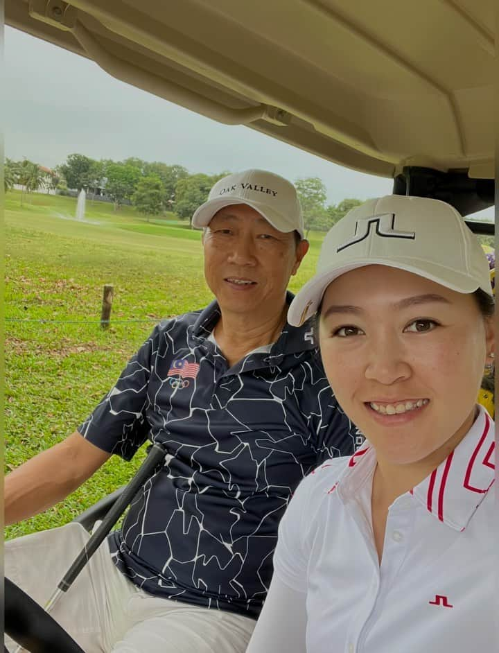 ケリー・タンのインスタグラム：「Happy Father’s Day to all dads out there and especially to my own ❤️ The guy who introduced me to the game of golf and have given me the opportunity to be where I’m at in life today. Never really said no in life to us, and always have given us great advice 🥹 Love you papa! Hope the other kids spoiled you today 😆 • • • #FathersDay #Celebrate #OurRock #TanFamily #BatuPahat #Johor #Malaysia #Grateful #HappyFamily」