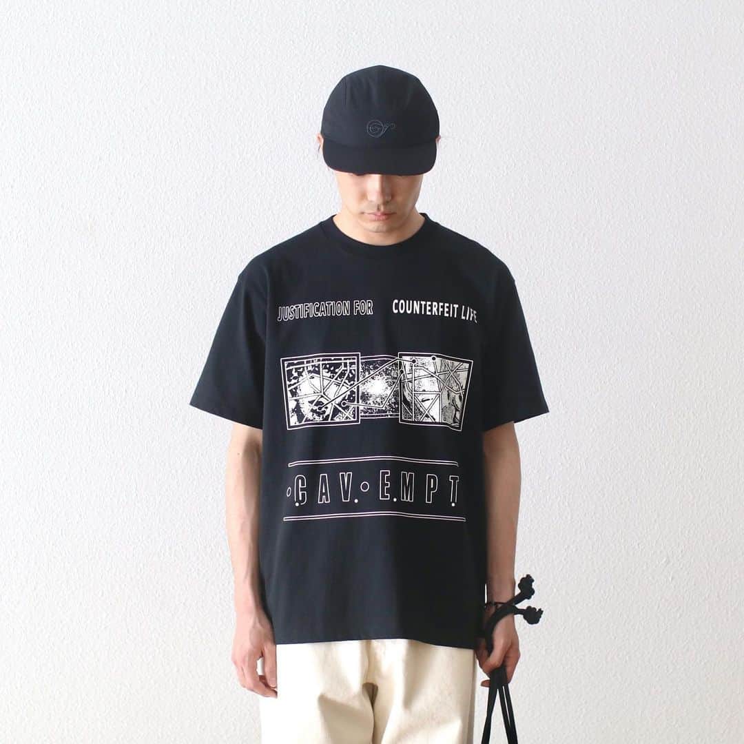 のインスタグラム：「_ C.E / シーイー "JUSTIFICATION T" ￥8,800- _ 〈online store / @digital_mountain〉 https://www.digital-mountain.net _ 【オンラインストア#DigitalMountain へのご注文】 *24時間受付 *14時までのご注文で即日発送 *1万円以上ご購入で送料無料 tel：084-973-8204 _ We can send your order overseas. Ordering procedure details can be found here. >>http://www.digital-mountain.net/html/page56.html  _ #sk8thing #cavempt #シーイー _ 実店舗：#WonderMountain  〒720-0043  広島県福山市船町2-23 JR 「#福山駅」より徒歩10分 #ワンダーマウンテン #japan #hiroshima #福山 #福山市 #尾道 #倉敷 #鞆の浦 近く _ WOMEN/GOODS： @hacbywondermountain _」