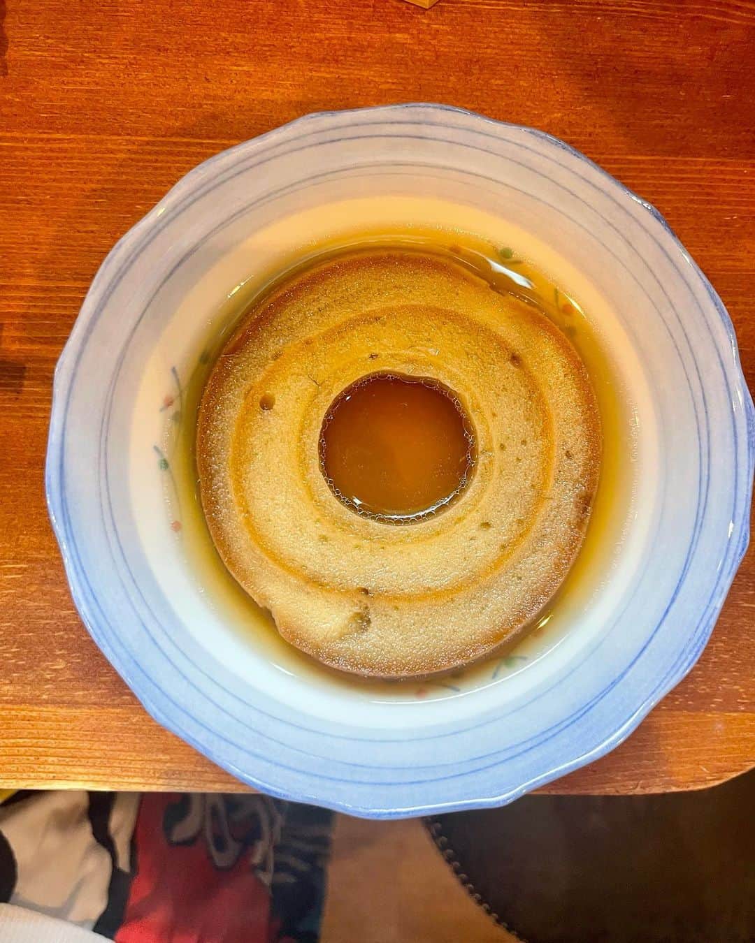 森夏子さんのインスタグラム写真 - (森夏子Instagram)「🏮 屋台いなば🍢 @yatai_inaba   ポテトサラダ+塩辛トッピング  おでんの じゃがいも🥔 と たまご🥚 で作られています🤤  おでんもモチロン最高！なんだけど ポテサラも美味すぎまするぅ〜💕  珍しいのは #くるまふ 新潟で最もポピュラーなお麩とのこと。  こちらも お出汁をたっぷり含んで うまい！と一言。  おだいこん こんにゃく 厚揚げ もち巾着  紅しょうが天 にはびっくり！ これはマストで食べて欲しいわぁ❤️  どれも　お出汁がよくしゅんでて 最高に幸せに 満腹になりました♫  一品 串揚げ からあげ 丼＆うどん  アレもコレも　食べました✌️  金曜と土曜日のみOPEN🚪  店内BGMは FM京都・α-Station89.4📻  なんだかこそばい気分でもありましたとさ。  また行こ♬  #因幡薬師 さんのすぐそばです🏮 #屋台いなば  #おでんいなば  #やたいいなば  #おでん #日本酒に合う料理  #屋台好きな人と繋がりたい  #おでん好きな人と繋がりたい  #まだまだ食べたい #京都おでん #京都串揚げ #野菜肉巻き  #oden  #kyoto #kyotostyle #instafood #Japan #京都旅 #京都散策 #そうだ京都いこう  #大人旅 #discoverkyoto  #japan_travel  #visitkyoto」6月18日 22時59分 - natsusora72