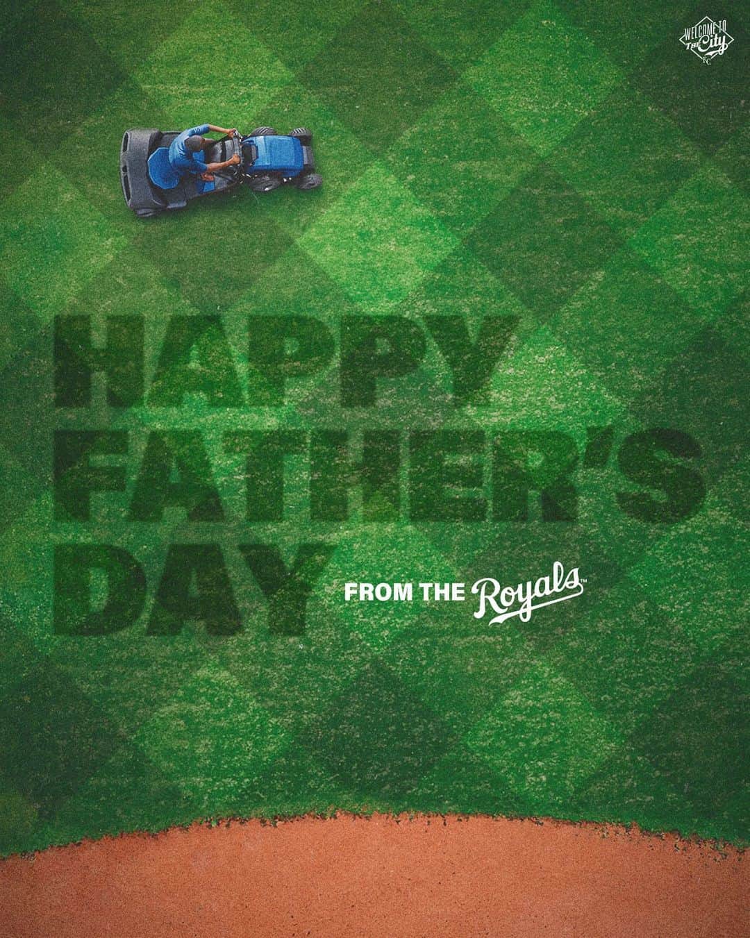 カンザスシティ・ロイヤルズさんのインスタグラム写真 - (カンザスシティ・ロイヤルズInstagram)「Dads mow best. Happy Father’s Day!」6月18日 22時00分 - kcroyals