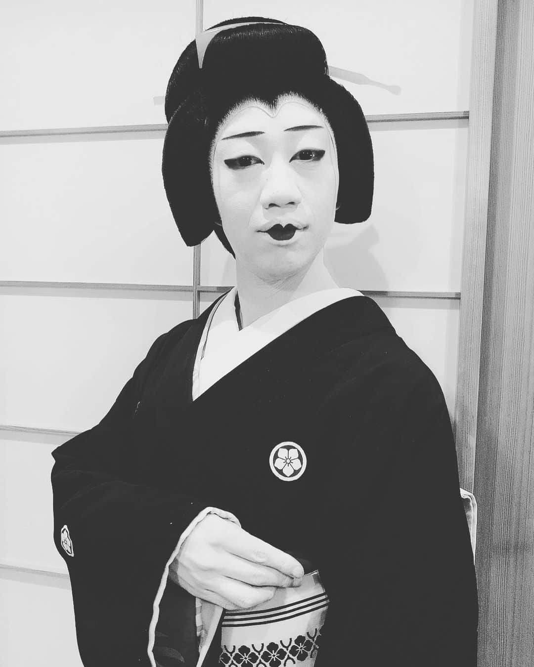 中村壱太郎のインスタグラム：「芸者　geisha  『June Program at the Kabukiza Theatre』  https://www.kabukiweb.net/theatres/kabukiza/kabukiza_june_2023/  #artwork #kabuki #japan #japanese #traditional #beautiful #japanesefood #japantravel #photooftheday #nature #japan_of_insta」