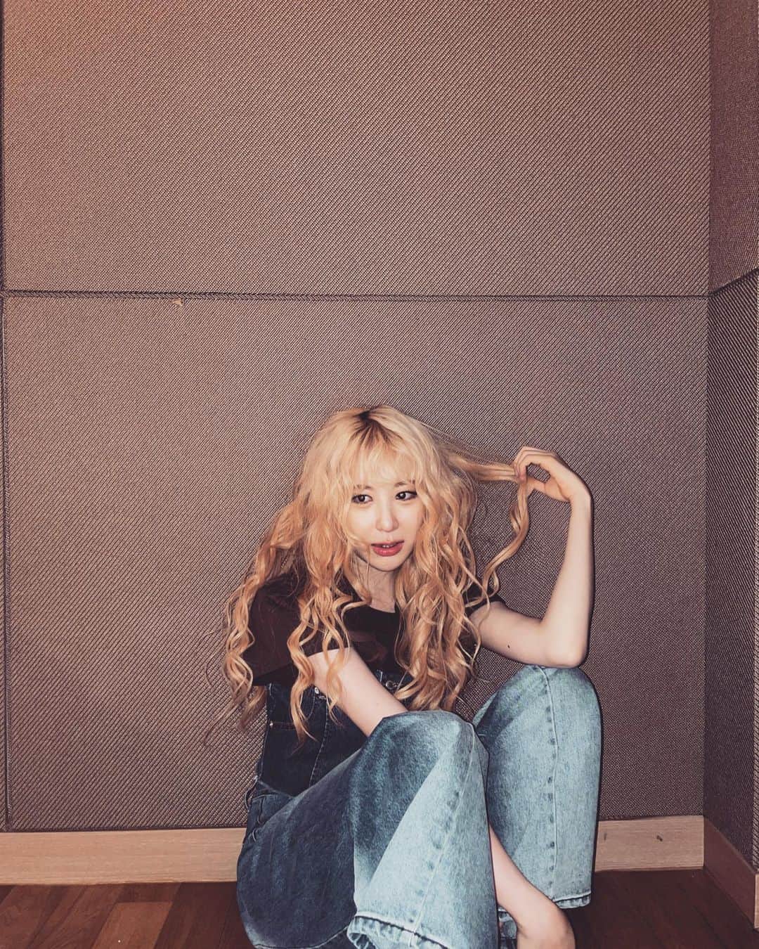 イ・チェヨンのインスタグラム：「막팬 완료! 많이 사랑해요🤍  나중엔 채이브릴라빈 도전...」