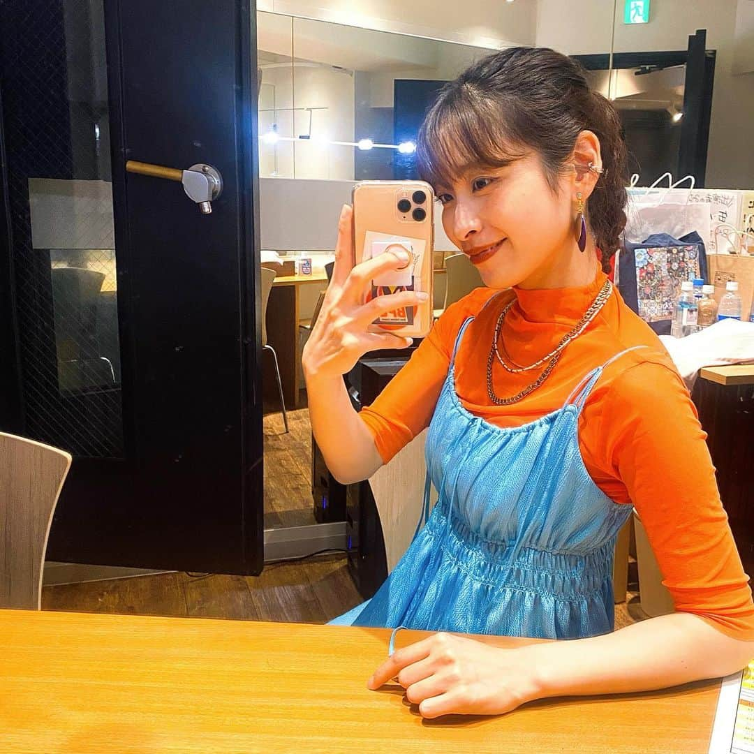 AMIのインスタグラム：「💙🧡」