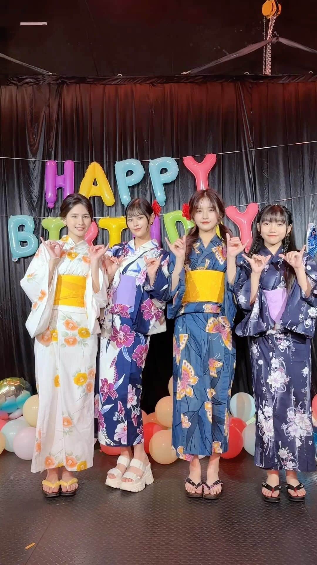 小山美玲のインスタグラム：「大家今天生日會辛苦啦 希望大家都玩得開心～ #李孟純#momo#AKB48TeamTP#小山美玲#林亭莉#黃昱燕」