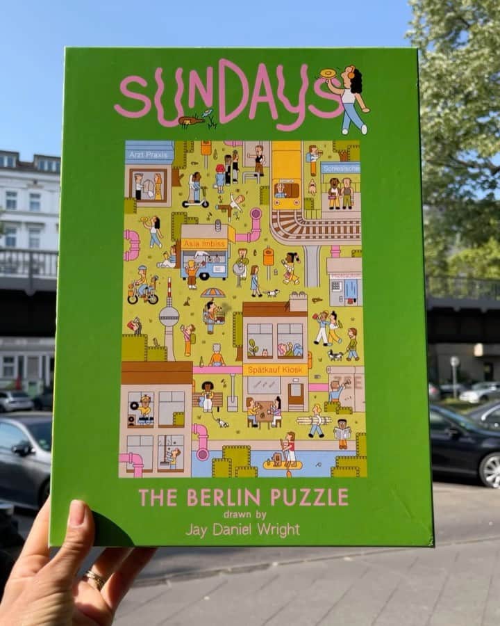 STIL IN BERLINのインスタグラム：「Helloooooo Berlin, hellooooo new @give.me.sundays puzzle! 1000 pieces of fun put together an eclectic pic of our hometown: interesting peeps, cute puppers, Bratwurst, Spätis and the Kanal.   Drawn by the incredible @jaydanielwright - his charming portrait of our fav city won our heart and hopefully yours too.  #givemesundays #theberlinpuzzle #puzzle #jigsawpuzzle #1000pieces #stilinberlin #berlin」