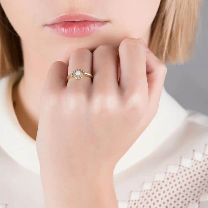 イオッセリアーニさんのインスタグラム写真 - (イオッセリアーニInstagram)「Microcosmo 9k ring,white diamonds and white ethiopian opal. Available with turquoise #iossellianifinejewellery #iosselliani #ethiopianopal #whitediamond #9k #engagmentring #summermusthave #microcosmo #goldlover# turquoise #turquoisejewelry」6月18日 23時32分 - iosselliani