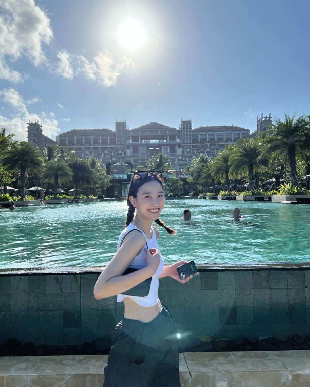 チャン・ヒリョンのインスタグラム：「✨✨✨ ⠀ ⠀ ⠀ @live.in.bali @baiyunbali @kempinskibali #Bali #발리 #kempinskibali #liveinbali #리브인발리 #ferbean」