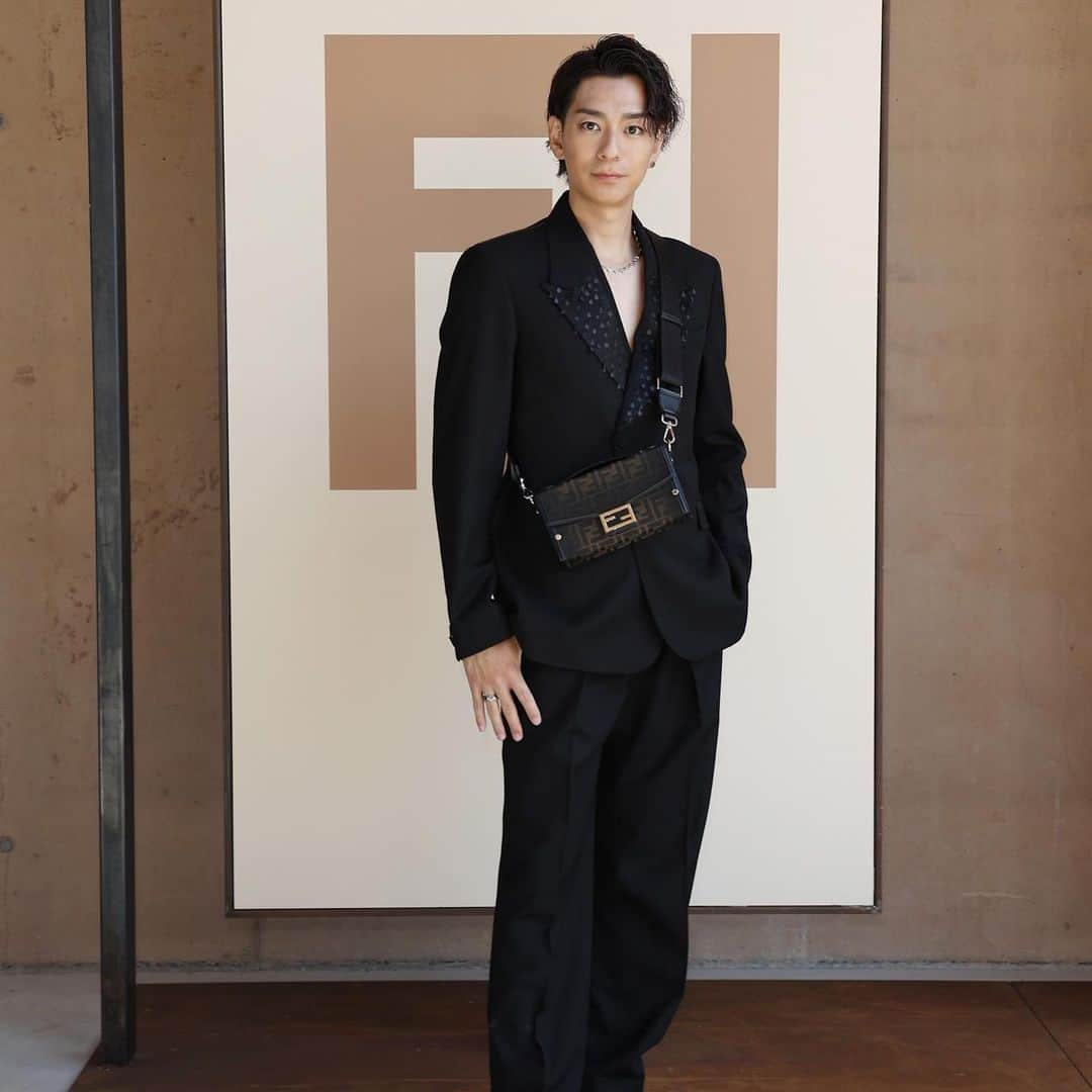 三浦翔平のインスタグラム：「@fendi  @silviaventurinifendi  #fendi #fendiss24 #pr   「フェンディ ファクトリー」で開催されたフェンディ 2024年春夏 メンズコレクションに参加しました！！ FENDIファクトリーの皆様一丸となった、愛がある素敵なショーでした。 Fendi.comでもコレクションのアーカイブ動画をcheckできます。」