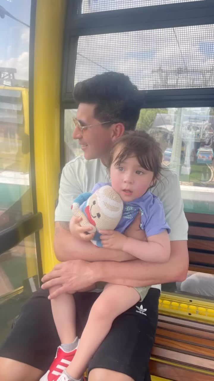 ベヴァリー・ゴーベル・ヤネズのインスタグラム：「Happy Father’s Day to the best @otyanez」