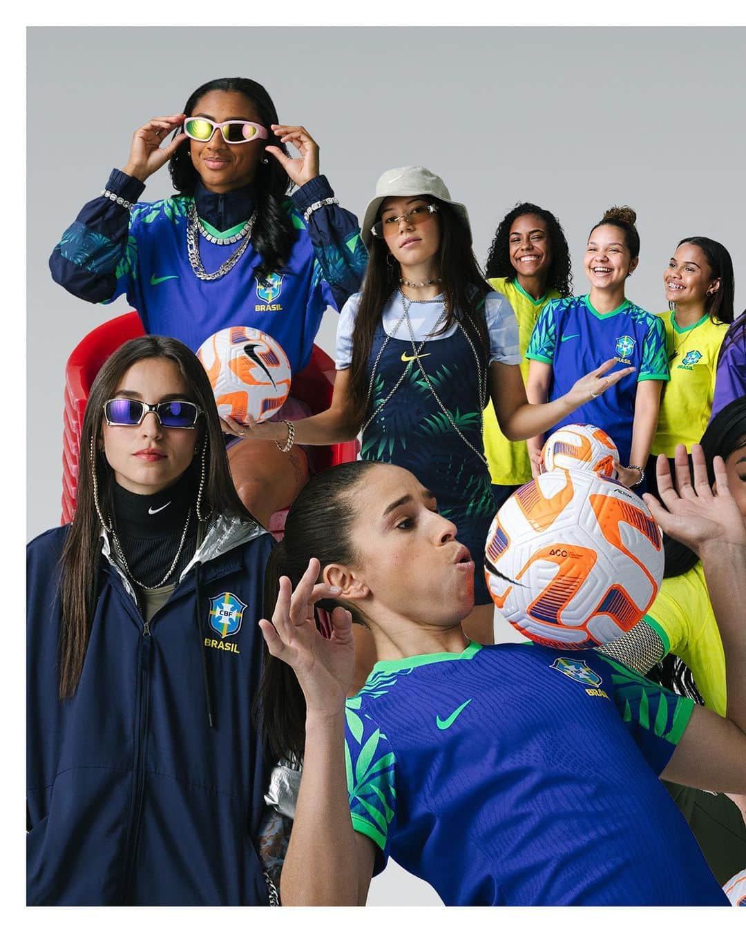 ナイキフットボールのインスタグラム：「Footballers in Brazil come from all walks of life. So what unites a team as diverse as the @selecaofemininadefutebol?   Their passion, love and joy for the game. Joga Forever.   Show your pride in the Brazil National Team Collection, out now. 💛🇧🇷💚  No Brasil, as boleiras podem ocupar qualquer esfera se da vida. Mas então, o que une um time tão diverso em torno da @selecaofemininadefutebol? A paixão, o amor e a alegria de se curtir o jogo. Joga Pra Sempre.  Mostre seu orgulho com a nova Coleção da Seleção Brasileira, disponível agora. 💛🇧🇷💚」
