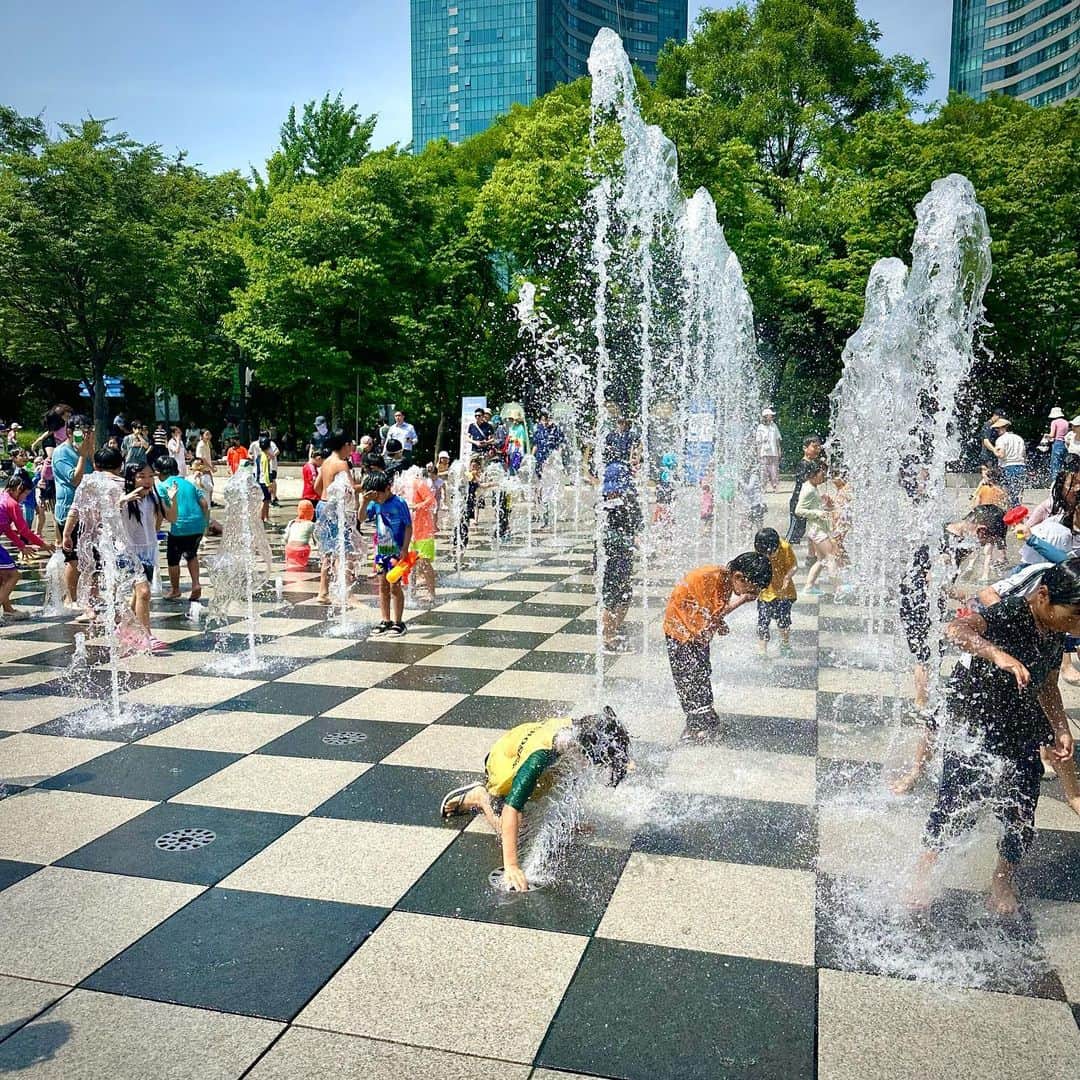 パク・ヨンインさんのインスタグラム写真 - (パク・ヨンインInstagram)「무더운 여름. 여러분이 있어 그래도 행복하고, 즐겁습니다. 감사합니다. 근데, 브루노마스는 나만 못본거죠.?😭」6月19日 0時10分 - urbanzakapayongin