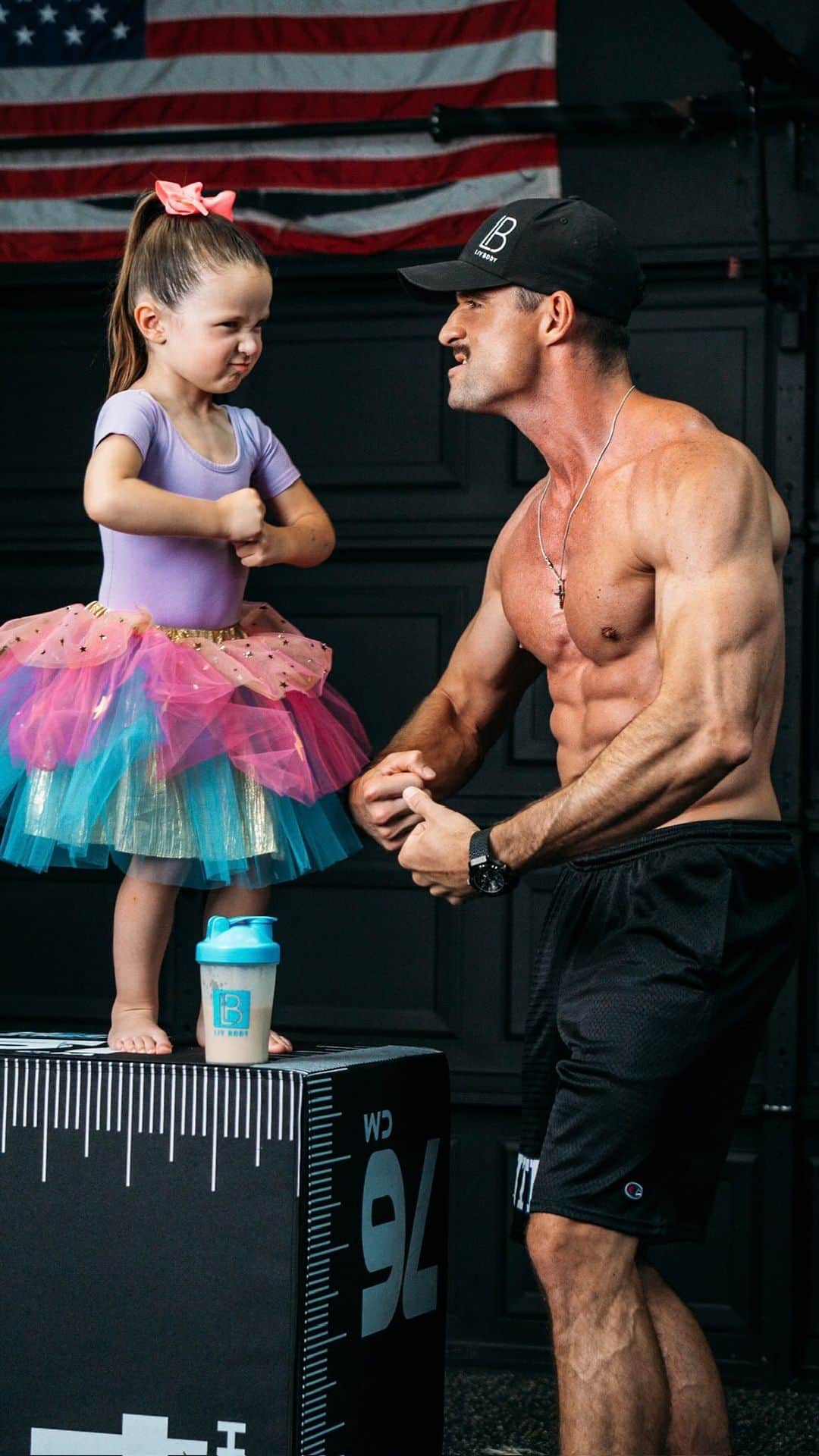 Paige Hathawayのインスタグラム：「It’s so amazing to see the man I fell in love with as a dad. Happy Father’s day @jmoritz24 🥲  I wouldn’t want to share the joy of raising our baby (hopefully bab*ies soon) with anyone else. #loveyou」