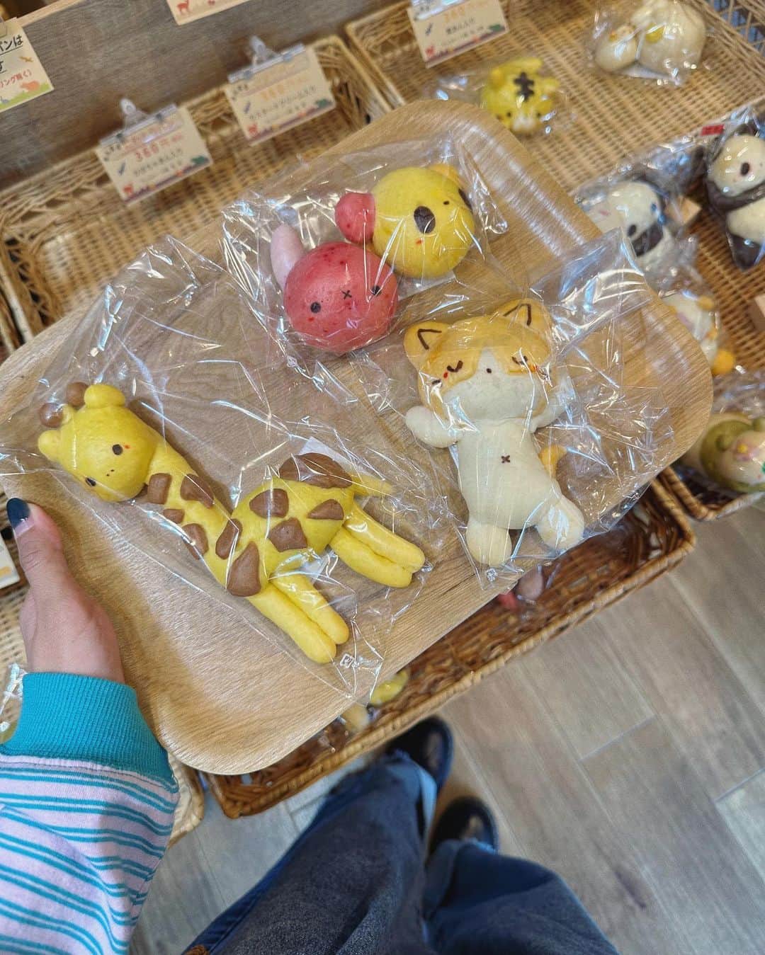 秋山衣梨佳さんのインスタグラム写真 - (秋山衣梨佳Instagram)「可愛いパン屋さん発見🥐🩷」6月24日 12時00分 - akiyamaerika