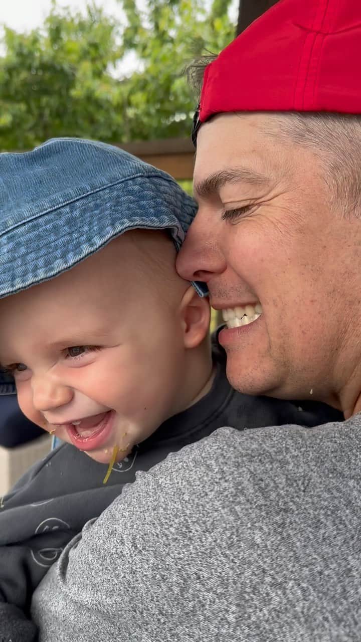 ジェイソン・ケネディのインスタグラム：「I still have no clue what I’m doing but I sure do love it. Happy Father’s Day 🫂❤️」
