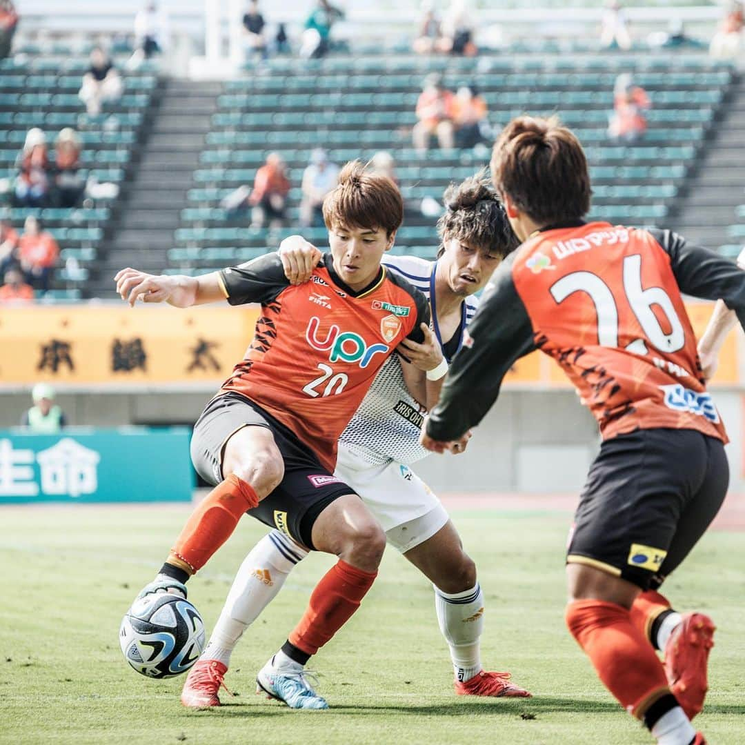 レノファ山口FCさんのインスタグラム写真 - (レノファ山口FCInstagram)「6.18🆚仙台 カメラマン菓子谷さんによるピックアップフォト【試合編】 #松本大輔 #関憲太郎 #矢島慎也 #大槻周平 #河野孝汰 #前貴之 #五十嵐太陽 #野寄和哉 #上本銀太 フアン #エスナイデル 監督」6月19日 10時28分 - renofa_yamaguchi