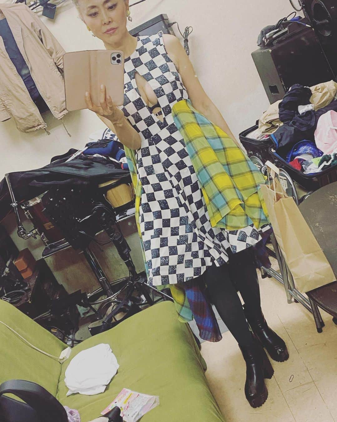 熊谷真実さんのインスタグラム写真 - (熊谷真実Instagram)「昨日はビスケットタイムでマミーズビスケット ２回目のライブ。  一回で声も体力も使ってペース配分できない素人。笑  でも、 皆さんの応援のおかげもあり！ めっちゃ楽しいライブになりました。 本当にありがとうございました。  またやっちゃう。  少しずつ成長してます。  #熊谷真実 #昭和歌謡ライブ #ビスケットタイム #マミーズビスケット #サックス　ホセアルベルト田村 #パーカッション　近藤ゆうこ #ドラム　野尻なみ #ベース　藤村俊文 #ギター　なおぽん #ピアノ　さかもっちゃん」6月19日 10時58分 - mami_kumagai310