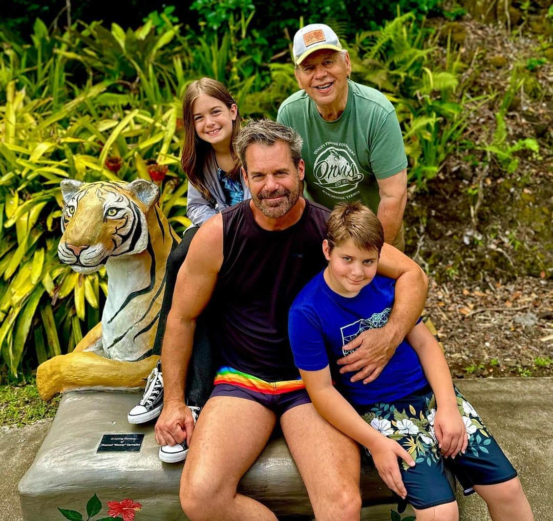 タック・ワトキンスさんのインスタグラム写真 - (タック・ワトキンスInstagram)「Father’s Day is grand. Father’s Day with your father is grander. Father’s Day with your father in Hawaii is the grandest!」6月19日 11時31分 - tucwatkins