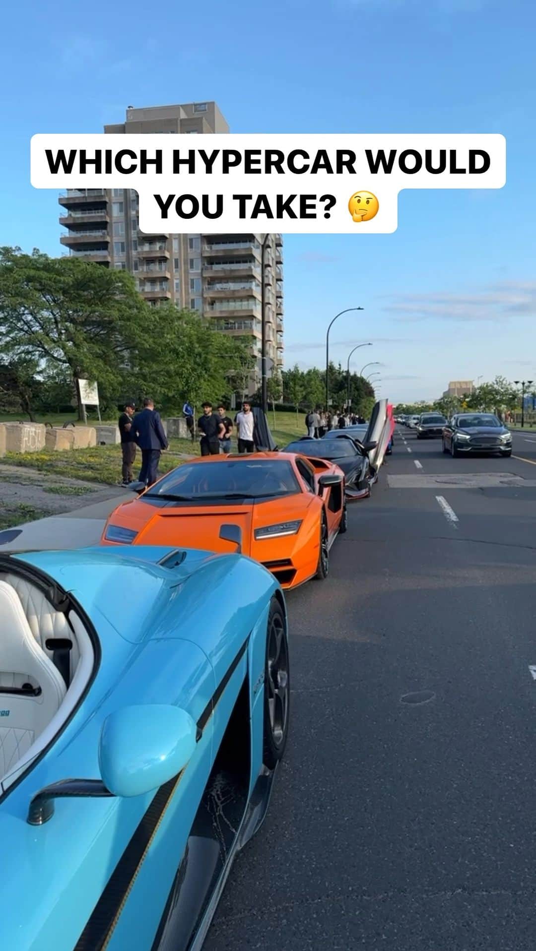CarsWithoutLimitsのインスタグラム：「Montreal F1 GP with @davcars 🏁  #carswithoutlimits #hypercars #montréal #f1 #supercars #ferrari」