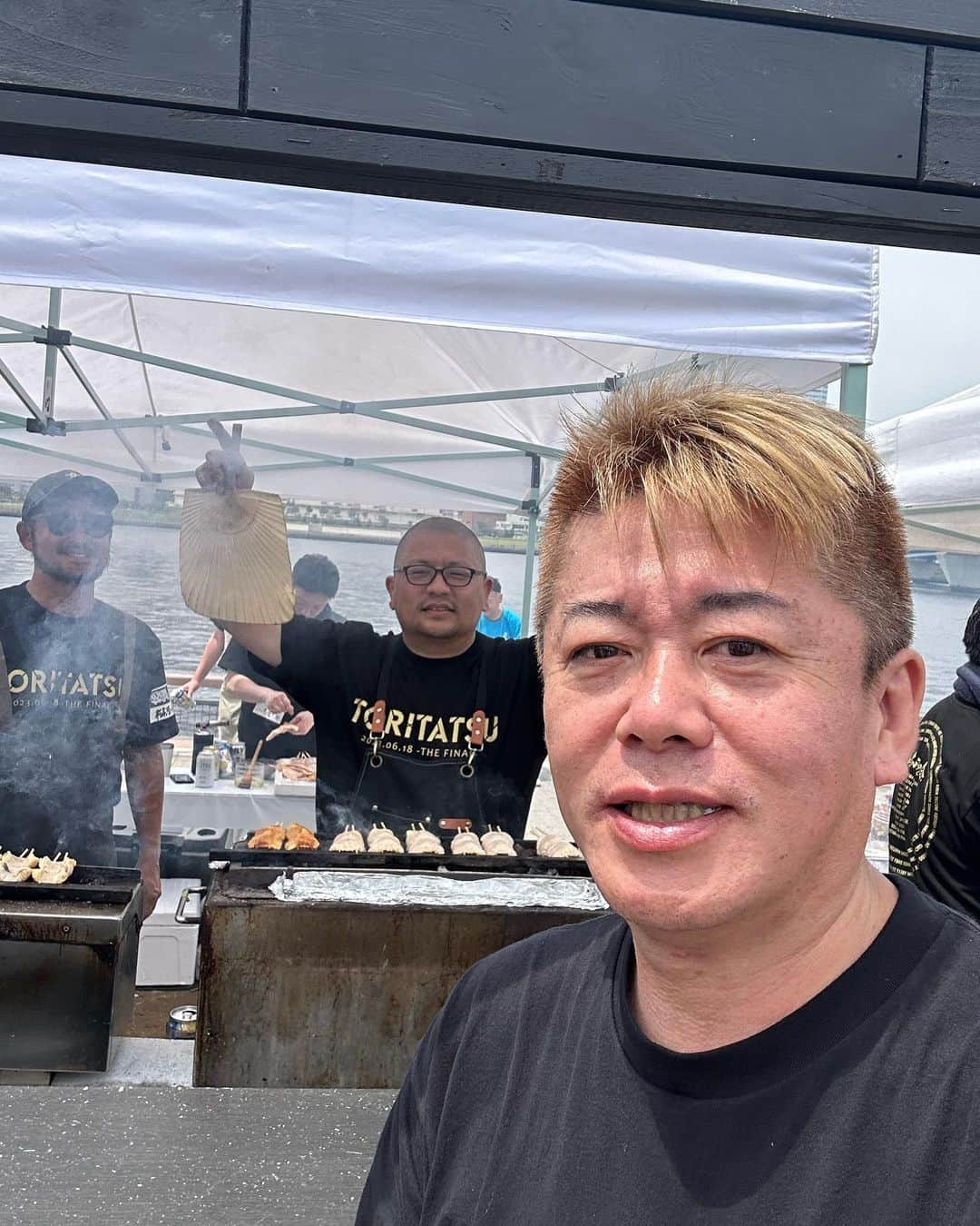 堀江貴文さんのインスタグラム写真 - (堀江貴文Instagram)「#chicken #yakitori #焼き鳥達人の会ファイナルは素晴らしいイベントだった #美味しくないわけがない #いってらっしゃい #夕食 #料理 #美味しい #ごはん #food #foodlovers #foodie  #delicious #foodoftheday #foodgasm  #yum #yummy #tasty #eat #eating #hungry #foodpics #fresh #tasty #eating #foodpic #instafood」6月19日 11時40分 - takapon_jp