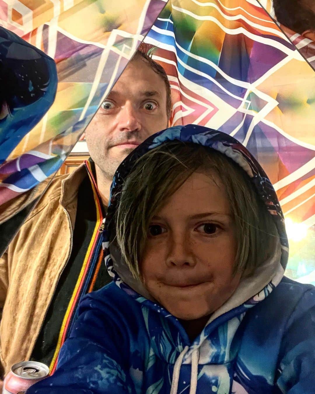 クレア・コフィーのインスタグラム：「I lost my dad this year, so today is hitting a little tricky. But I am oh so grateful for this dad, and his tireless optimism and intuitive, unconditional care. 💙🖤」