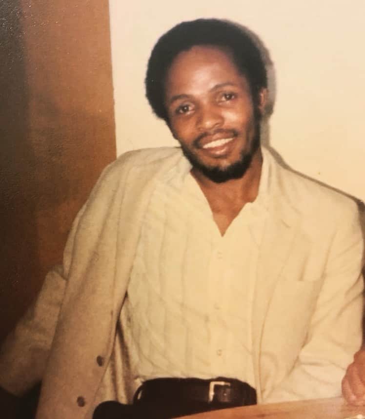 ラモーネ・モリスのインスタグラム：「This is Ernest Morris. My father. He passed away a few days ago so as you can imagine, this Father’s Day hits a little different. I’m not the most eloquent speaker, I wear makeup and pretend to be other people for a living so I only offer advice for those in estranged relationships. Fix it!  There’s nothing but regret down that road and we never know when it’s our time to skedaddle. 1955-2023」