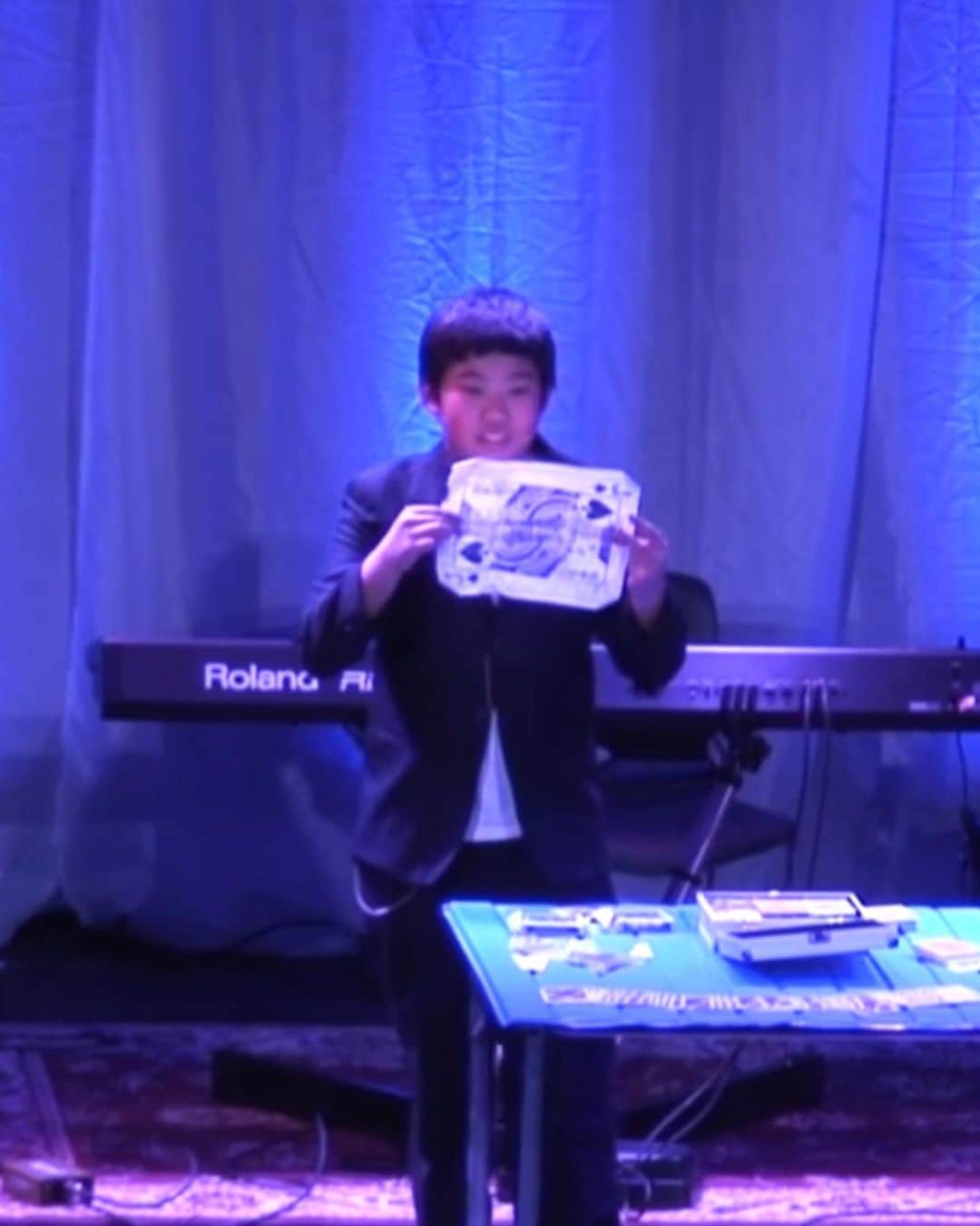 のインスタグラム：「“I have wanted to perform magic on the biggest stages ever since I was a little kid – and now because of my viewers, we’ve made that a reality!”  LOVE how @seandoesmagic made his creator dream come true. how will you #CreateYourDream at #VidConAN23? Check out twitter.com/youtubecreators #ad」