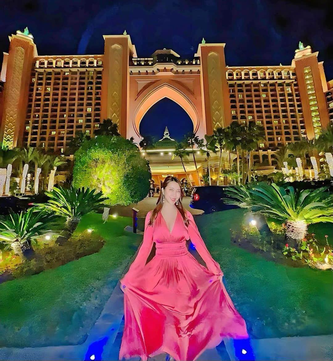 佐々木あゆみさんのインスタグラム写真 - (佐々木あゆみInstagram)「🏰 . . . お散歩しに👗🩷 @atlantisthepalm  . #atlantisthepalm #atlantis  #アトランティスザパーム #アトランティス  #dubai #dubaihotel #ドバイ #ドバイ旅行 #海外旅行 #海外旅行好きな人と繋がりたい #時差投稿」6月19日 4時19分 - ayunpi0128