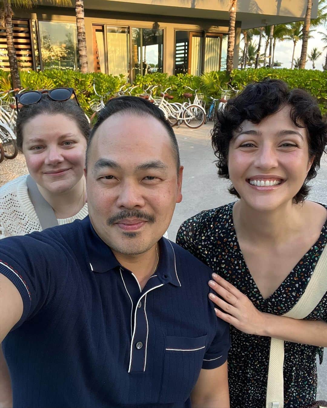 ケイティー・フィンドレーさんのインスタグラム写真 - (ケイティー・フィンドレーInstagram)「happy father’s day to many of my good good dads (@justinj_cortez @tengstagram @ellehtee) my spouses for whom i strive to be a good good dad (@rachel_c_johnson) all my good good children who are sometimes also my dad (@philemonchambers @kat.mcnamara), all my idiot sons (@markdozlaw @mattmontgomerysings @seanyveslessard @greghovanessian) and all my friends who are dads and sons energetically at the same time (@tense_sunflower @rrramchild) PS: I have a weird plethora of actual dads and they are not for the internet.」6月19日 4時57分 - katicatronica