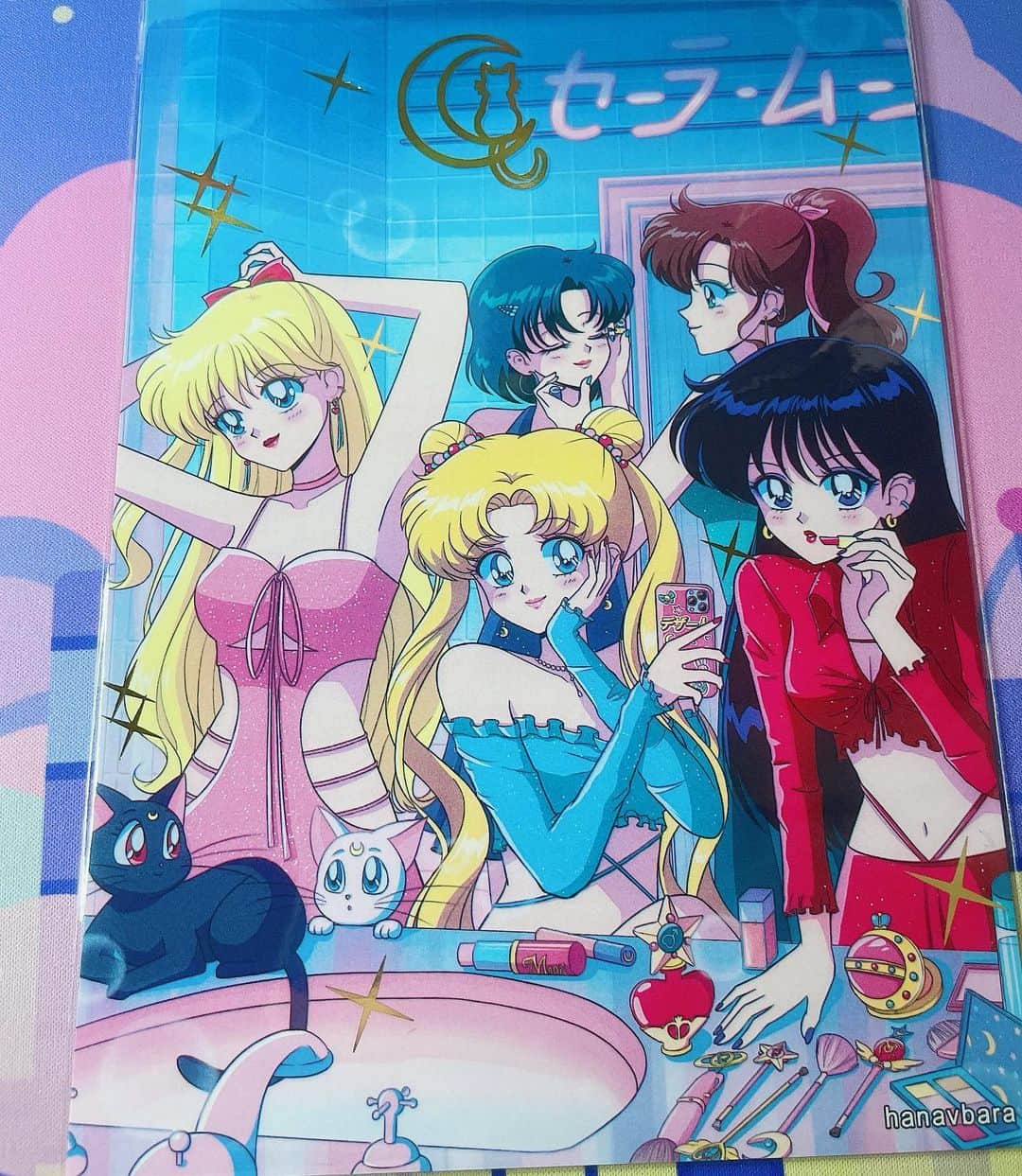 Sailor Moonさんのインスタグラム写真 - (Sailor MoonInstagram)「✨🌙 I’m still loving this Sailor Moon print I got from @hanavbara! 🌙✨  #sailormoon #セーラームーン  #sailormoonart」6月19日 4時56分 - sailormoon_sc