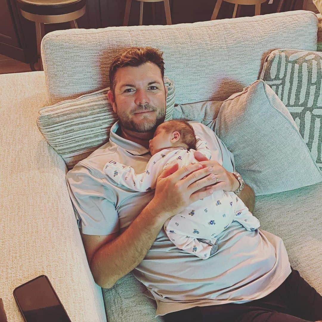 キャロライン・マッソンのインスタグラム：「Happy first Father’s Day @jasonmcdede  You’re an amazing Daddy to Benton and he just absolutely adores you!💙」