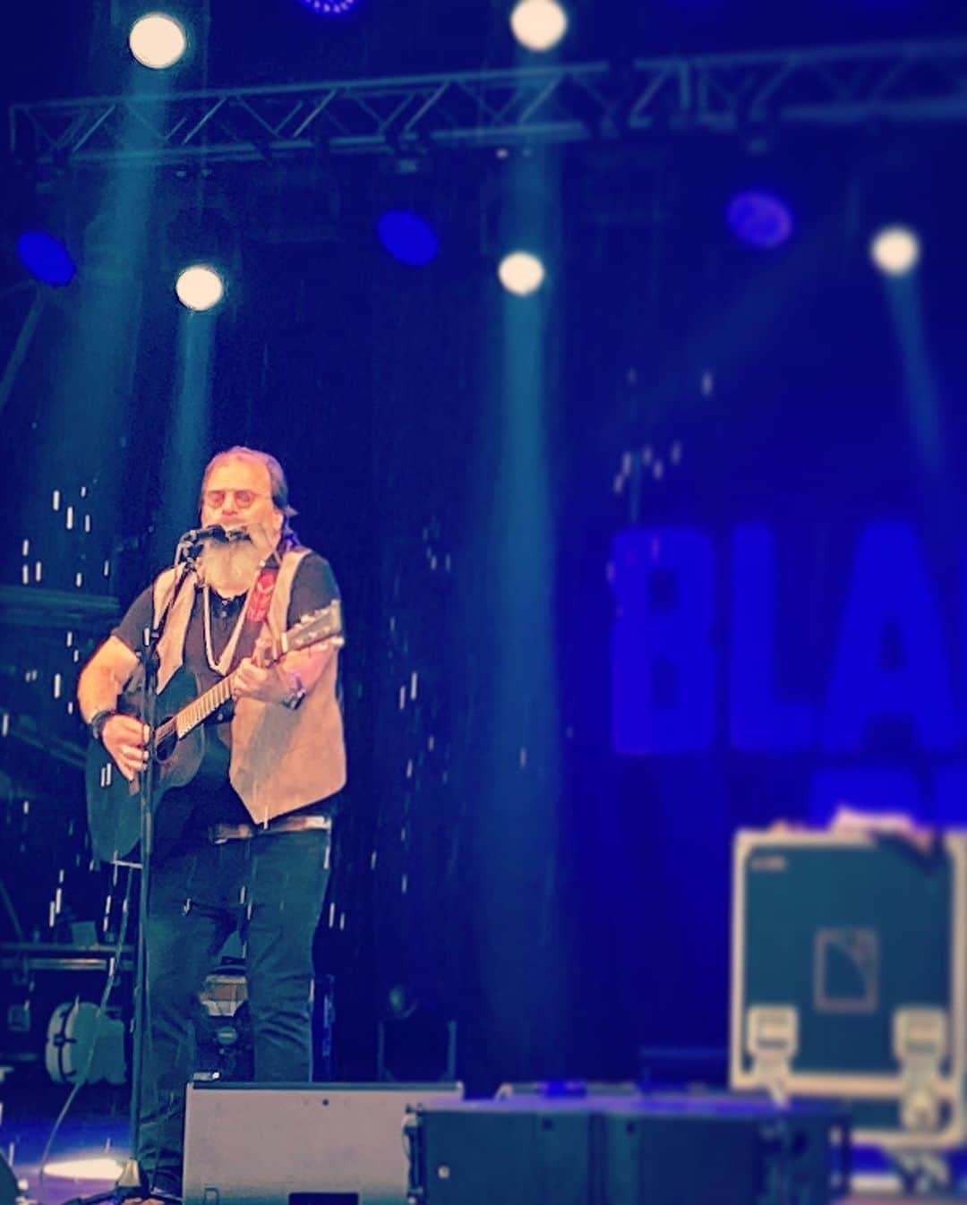 デビッド・モリシーさんのインスタグラム写真 - (デビッド・モリシーInstagram)「@richardhawley set list @blackdeerfest The man himself and also the great @steveearle What a fantastic weekend. Make sure you get along here next year folks!! See you then. We’ll put out a special @blackdeerfest show on @boogalooradio very soon!」6月19日 6時12分 - davidmorrissey