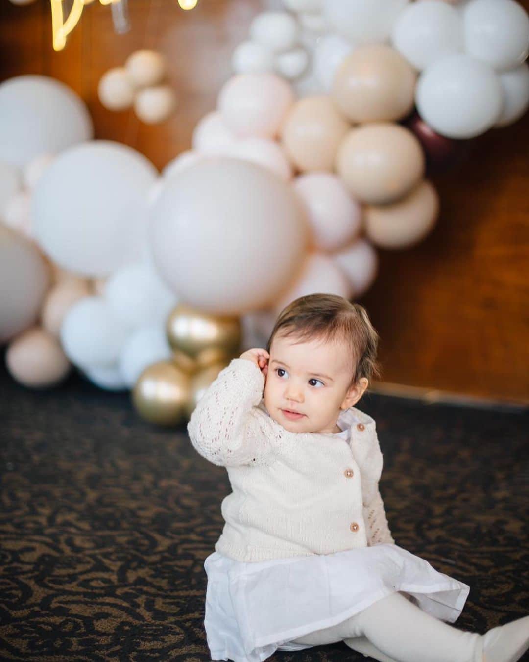 ロドリゴ・ベンタンクールのインスタグラム：「Que decir… llegaste a nuestras vidas para hacernos la familia más feliz del mundo! Feliz primer año amor de mi vida y gracias a vos @melanylabanca mi amor por hacerme el más feliz del mundo y darme el regalo más hermoso que puede existir! Son los dos pilares de mi vida y cada día me hacen ser mejor persona! Las amo con locura amores de mi vida!! 😍😍😍」