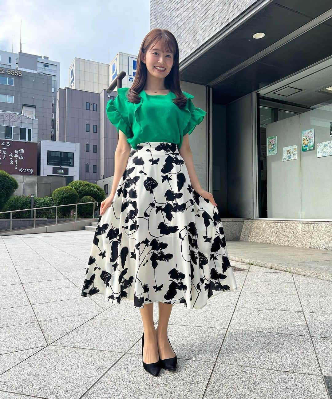 大家彩香さんのインスタグラム写真 - (大家彩香Instagram)「みなさん、おはようございます😊☀️  先日の衣装です👗  今日は、風が強い一日になりそうですね🥺 お気をつけ下さい❤️  一週間頑張りましょーう♫  #stv #札幌テレビ #大家彩香 #女子アナ #どさんこワイド朝 #夏コーデ #プールスタジオアリヴィエ #poolstudioalivier #衣装 #グリーンコーデ #女子アナコーデ」6月19日 7時47分 - ayaka_oie_official