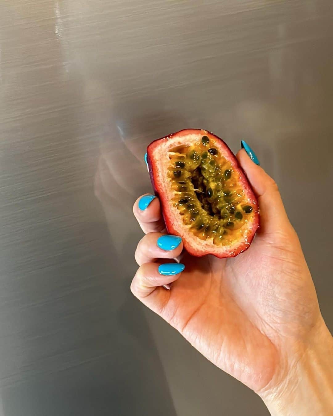 中村月子のインスタグラム：「SUMMER  NAIL  みなさま良き日々をお過ごしください」
