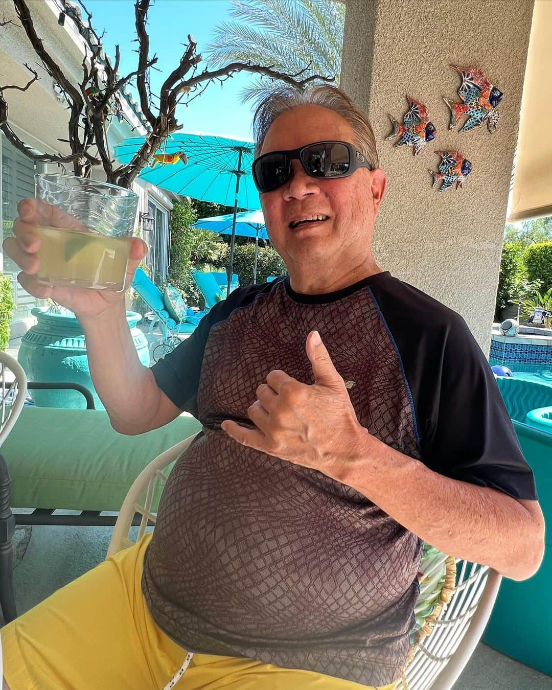 マディソン・チョックさんのインスタグラム写真 - (マディソン・チョックInstagram)「Happy Father’s Day to all the wonderful dads of the world, especially to this cool cat! Love you dad! 😸🤙🏼🏀🤗❤️ #fathersday」6月19日 8時34分 - chockolate02