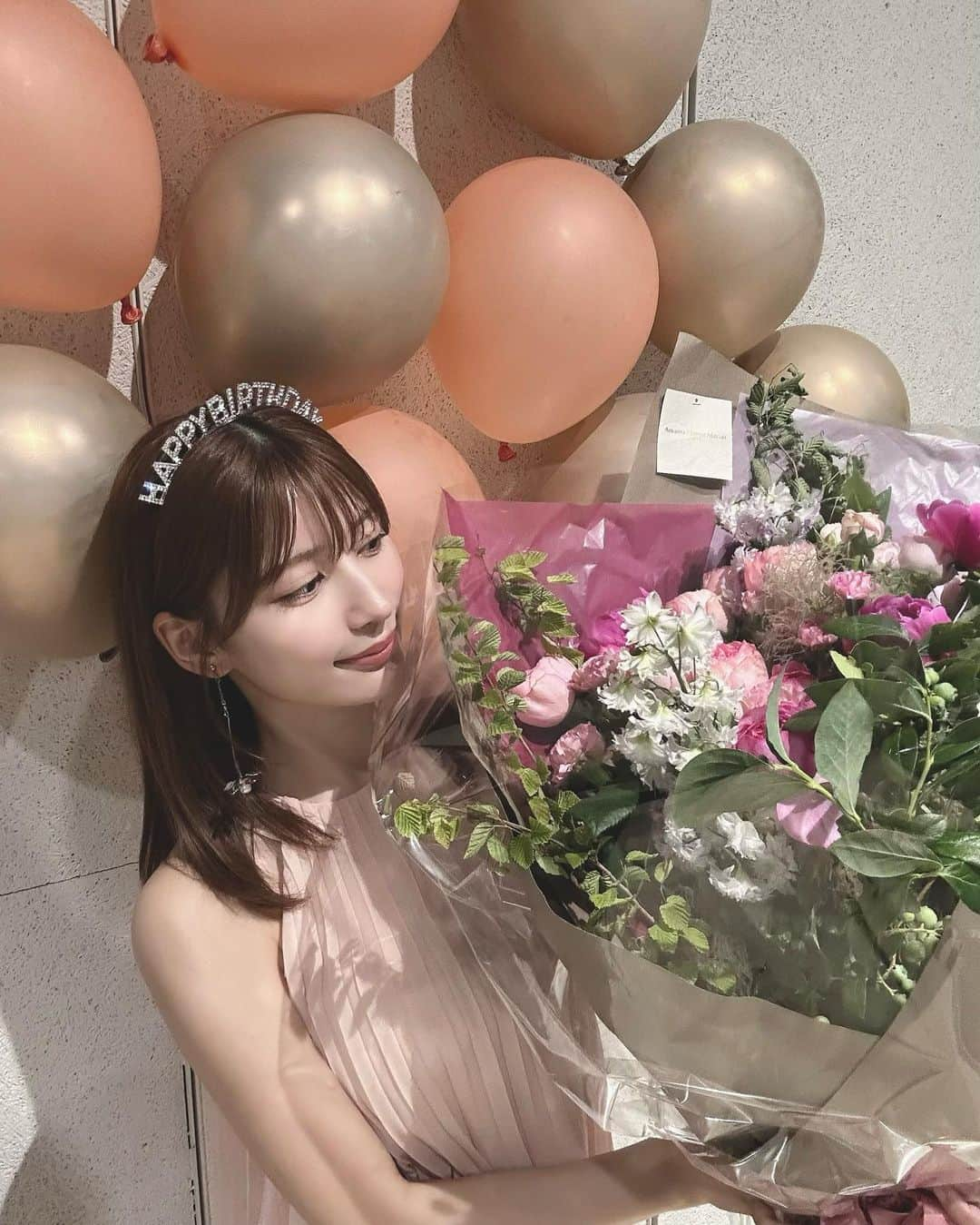 雪平莉左さんのインスタグラム写真 - (雪平莉左Instagram)「先日誕生日を迎えました🎂 バースデーイベントも3部開催させていただき感謝です🫶🏻  これからも応援よろしくお願いします。」6月19日 8時58分 - risa_yukihira