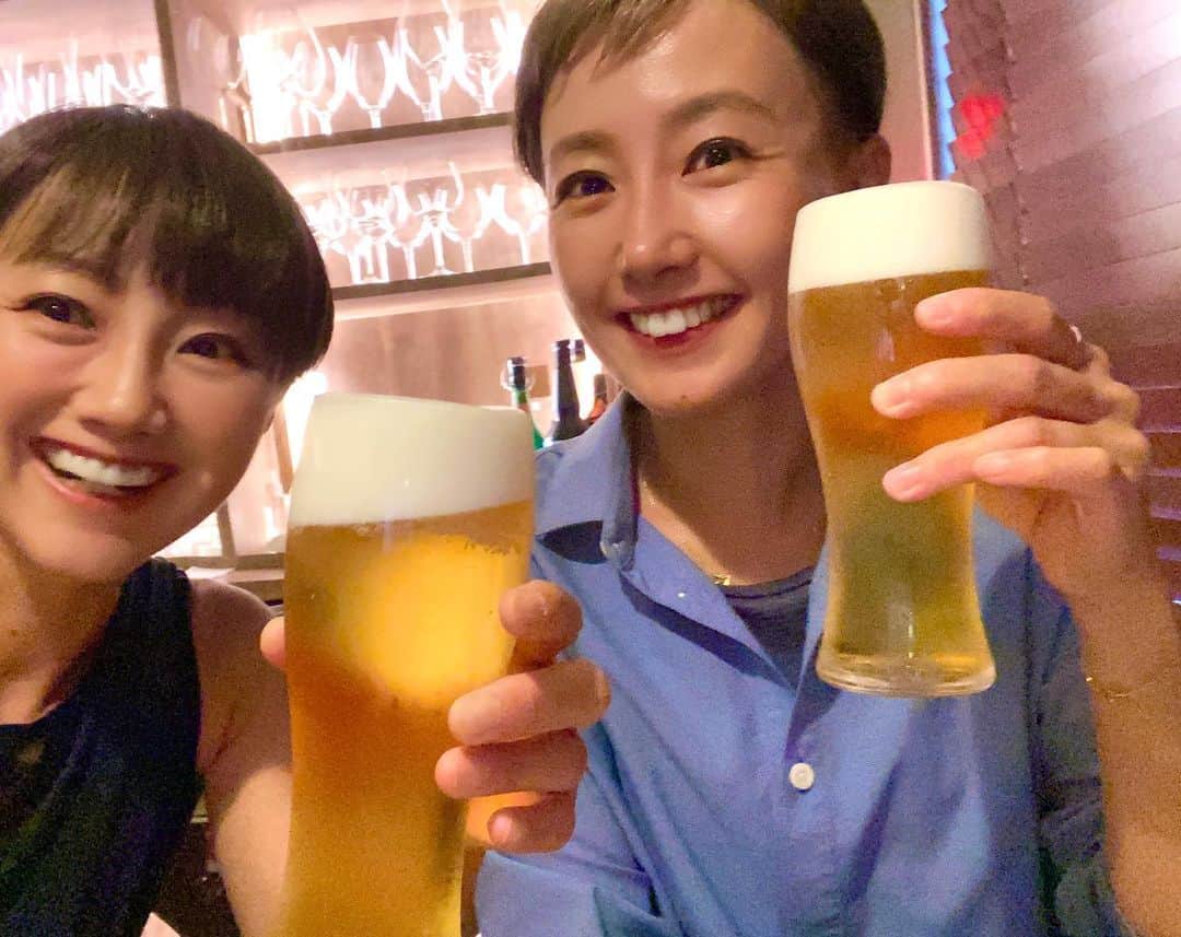 のインスタグラム：「あの舞ちゃんが38歳って🥹 信じられねぇー😂（笑）  happy birthday 🎂  当日も乾杯出来ました🍺 仲良し🤣w  良い意味で年齢関係無く、 日々成長✨✨✨  私もまだまだ🔥wこれからも全力でいきたいと思います☺️  #happybirthday #おめでとう #BEER #乾杯 #ドラえもん #💙 #❤️ #💛 #🤍 #🖤 #🎂 #㊗️ #🍺 #🍾」