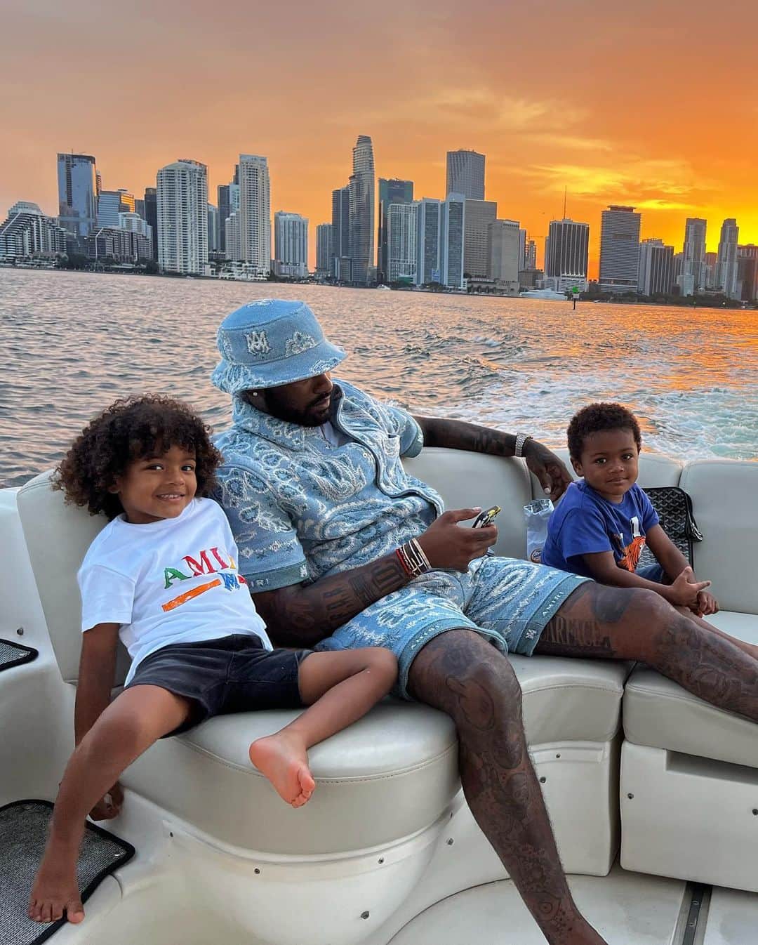 ジョン・ウォールのインスタグラム：「Happy Fathers Day…   #WallWayBoys #MyHeart #MyWorld ‼️」